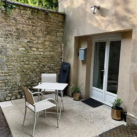 Holiday home Halte Entre Terre Et A *